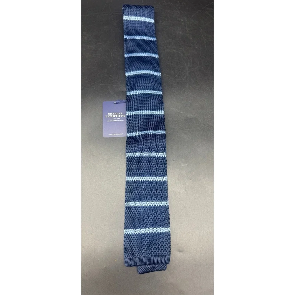 Charles Tyrwhitt Mens Navy Sky Blue Knitted Stripe Silk Tie NEW